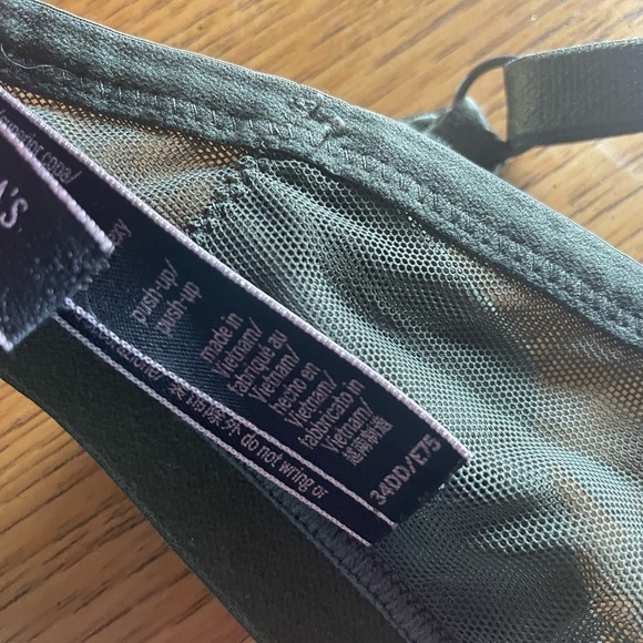 Victorias Secret Very Sexy Push Up Bra 34DD - Picture 2 of 7